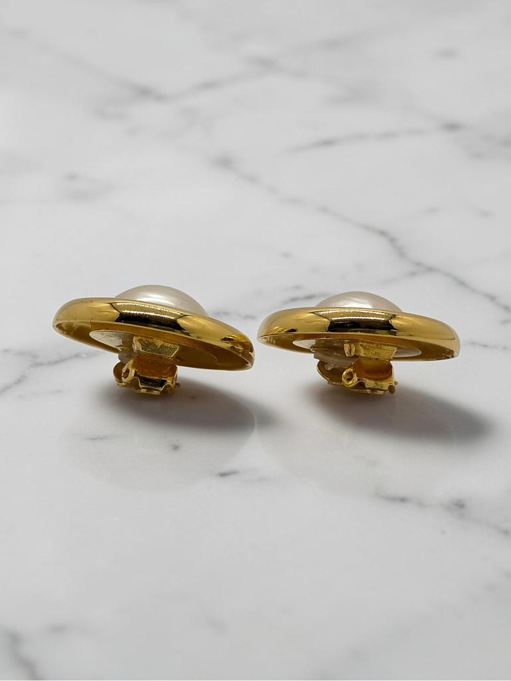CHANEL Vintage 1993 Rue Cambon Faux Pearl Clip-On Earrings - Picture 6 of 9